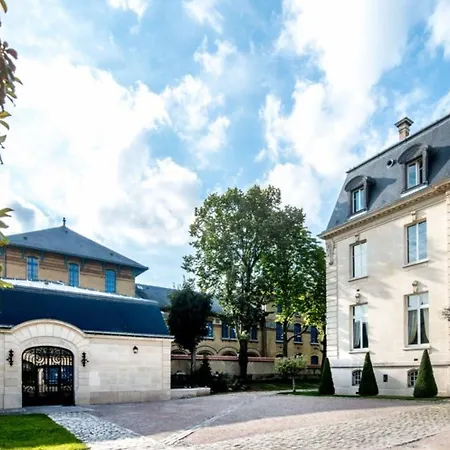 Les Du Champagne De Venoge 4*