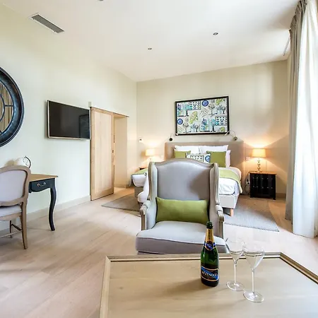 Les Du Champagne De Venoge Aparthotel Épernay