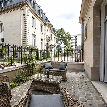 Les Du Champagne De Venoge 4*