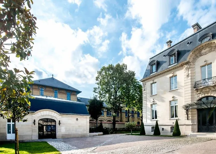 Les Du Champagne De Venoge 4*