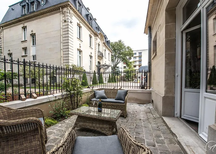 Les Du Champagne De Venoge 4*