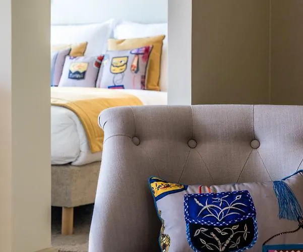 Les Du Champagne De Venoge 4*